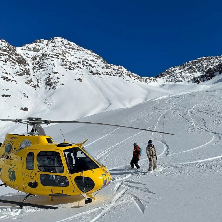 Exitosa temporada de Heliski en la Cordillera Andina de Santiago se extiende a la Patagonia chilena