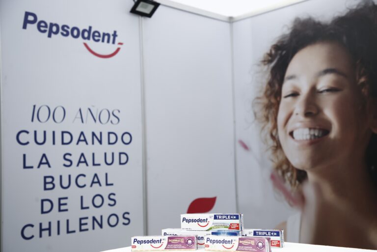 Pepsodent celebra su centenario en Chile, fortaleciendo la salud dental de los niños