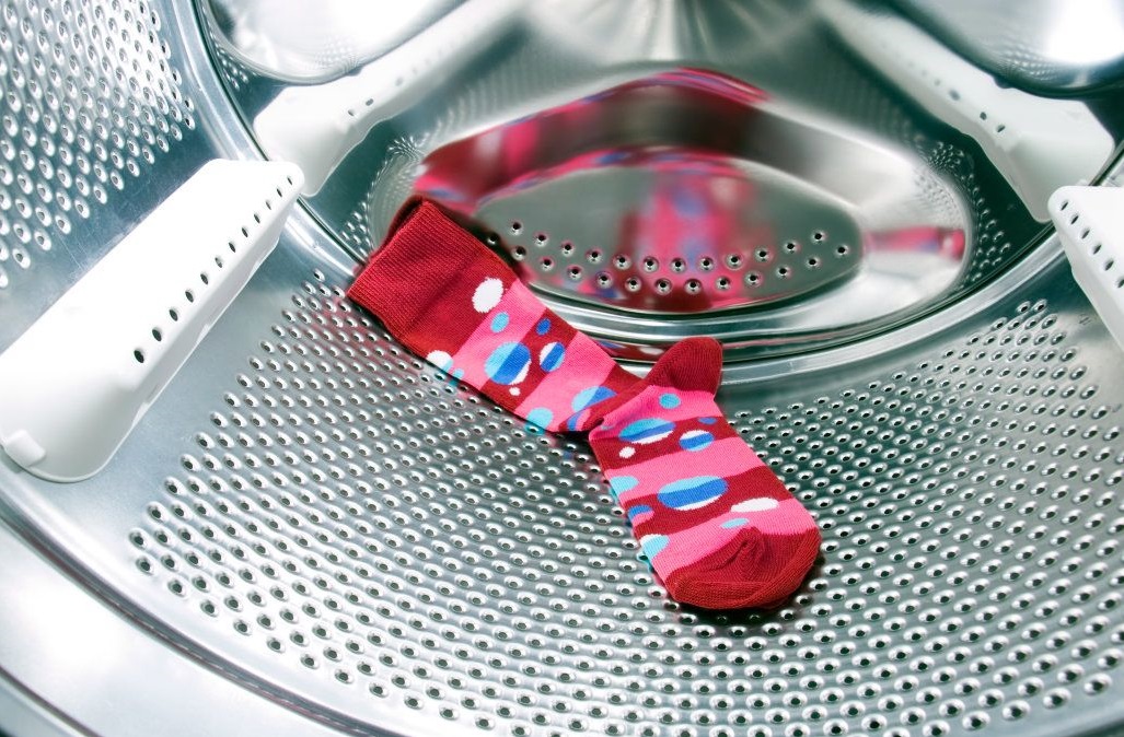 Día del calcetín perdido: Mito o verdad ¿la lavadora realmente se traga los calcetines?