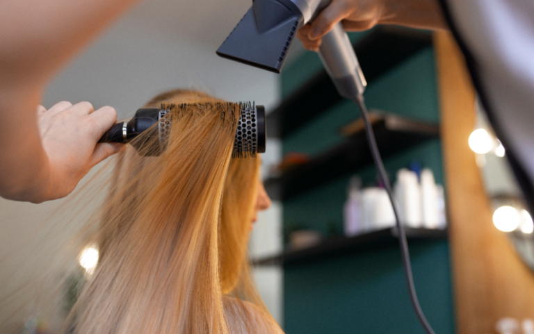 ¿Pensando en un cambio de look? Descubre el color de cabello que más te favorece