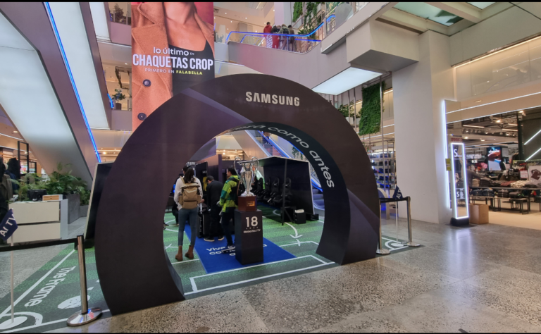 Conoce a los jugadores de la UC: Experiencia Neo QLED 8K de Samsung en Falabella Parque Arauco