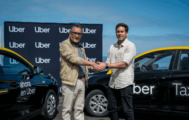 Uber Taxi llega a Iquique tras alianza con taxistas locales