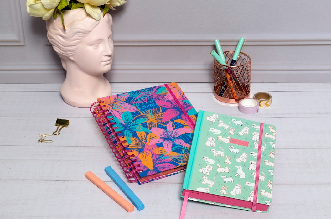 ¿POR QUÉ UNA AGENDA O UN PLANNER DE PAPEL? ARTEL LANZA LÍNEA 2026 CON DISEÑOS DIFERENCIADORES 