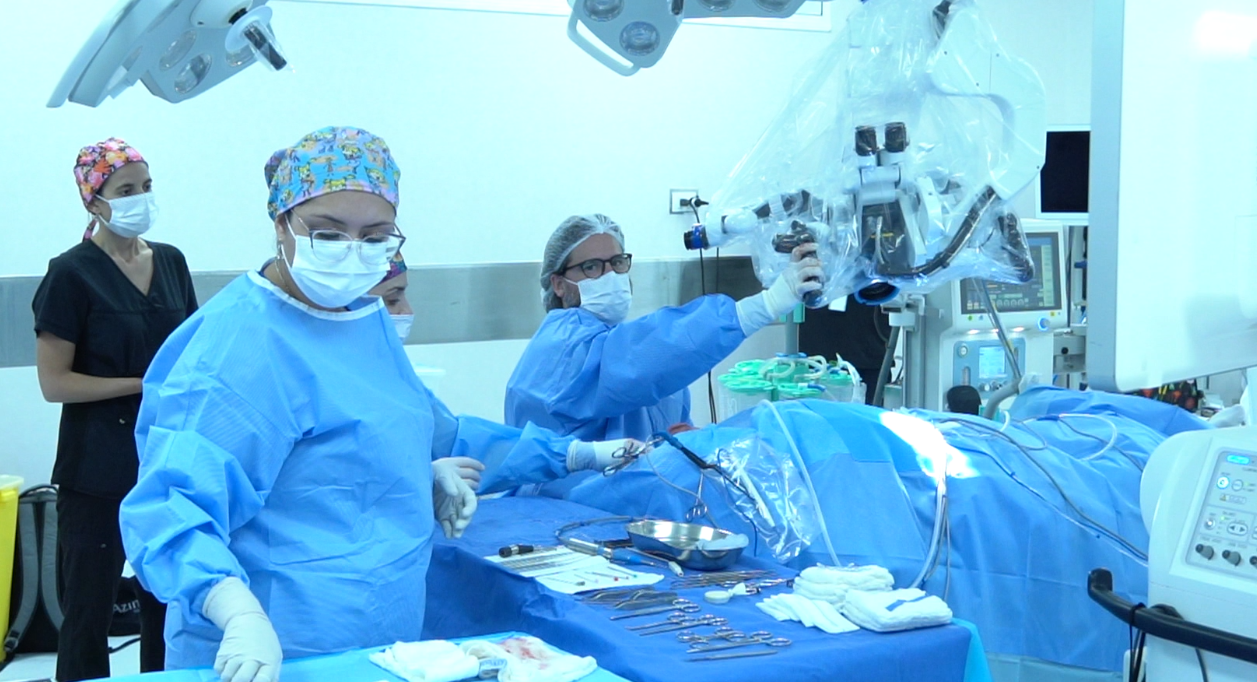 Cordillera Interclínica realiza sus primeras cirugías de implante coclear bajo Ley Ricarte Soto
