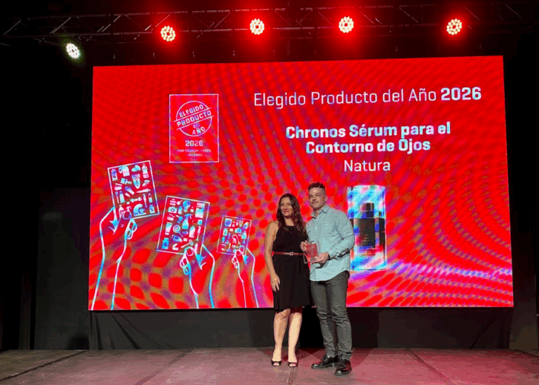 El Súper Sérum para el Contorno de Ojos de Natura Chronos Derma es elegido Producto del Año 2026