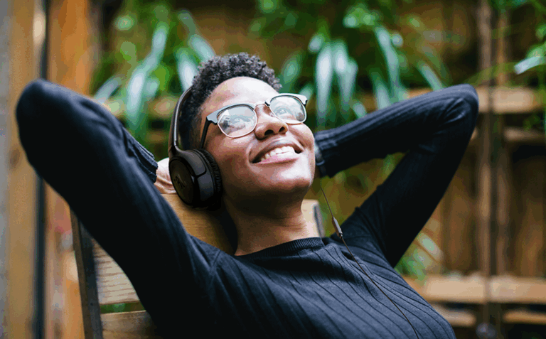 JBL presenta los nuevos audífonos de la serie Tune, que ofrecen un sonido potente y un diseño completamente renovado