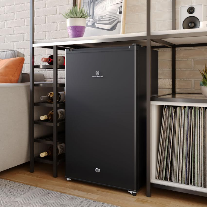 Agrega frescura a tu verano junto a la línea de frigobares Mademsa