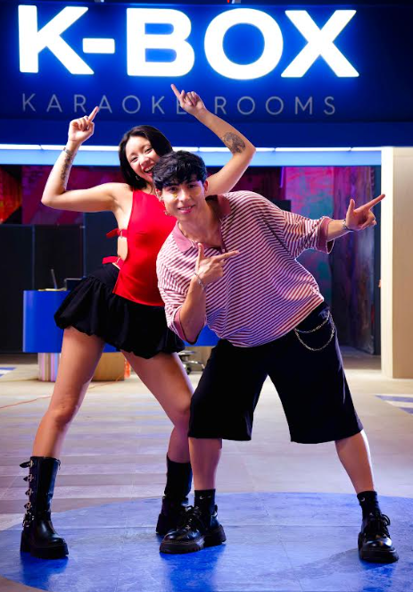 Ocho salas privadas y tecnología de alto estándar: abre en Santiago un nuevo concepto de karaoke inmersivo