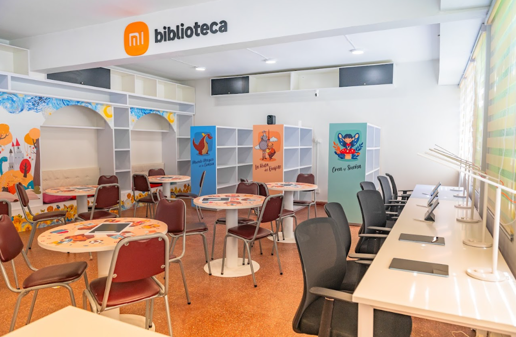 Xiaomi impulsa la educación tecnológica con la renovación de la biblioteca de la Escuela Cuyuncaví en Curacaví