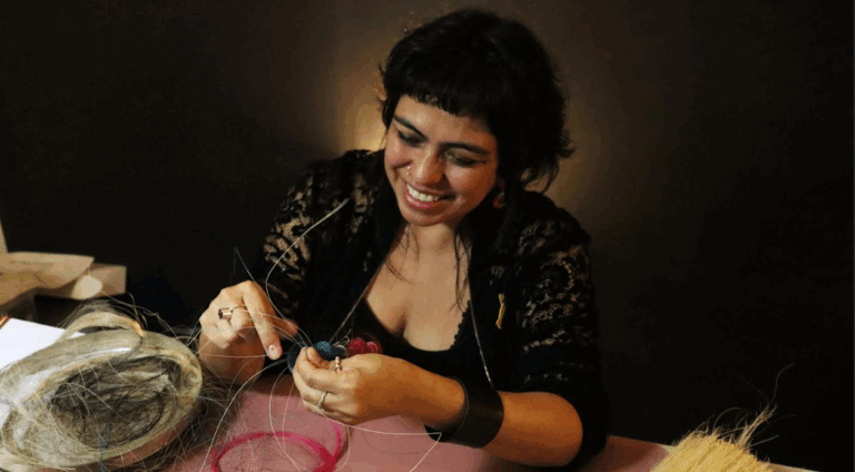 De Rari a Beijing: Rita Soto, ganadora del Premio Oficio Excepcional lleva la microcestería chilena al macroformato asiático