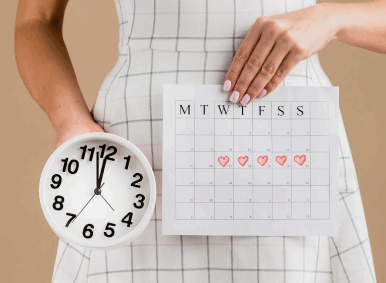 “Es normal que duela” o “los bochornos son inevitables”: mitos sobre la menstruación y la menopausia que es importante aclarar