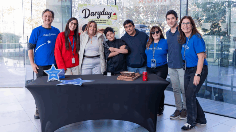 Kia Chile y Make-A-Wish cumplen el sueño de Jesús, un pequeño emprendedor que quiere convertirse en pastelero