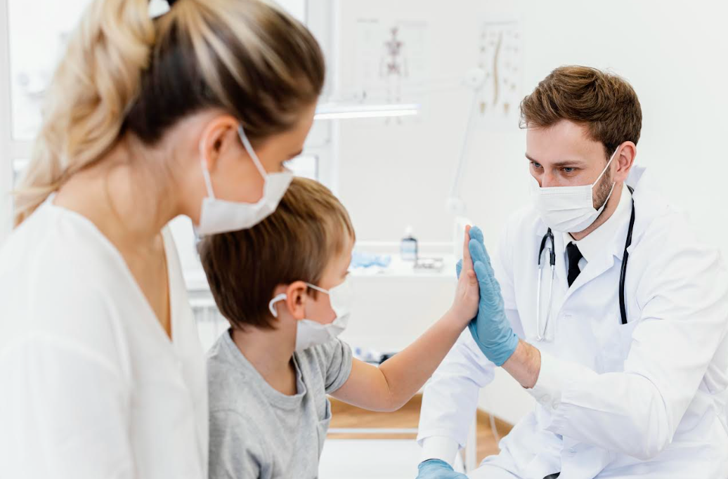 Entre panoramas y descanso: una oportunidad para ponerse al día con la salud de los niños