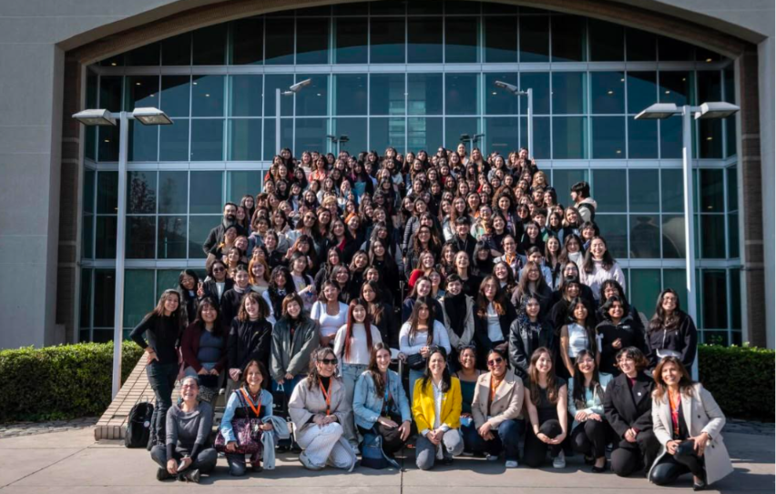Ciclo de desayunos de líderes busca seguir impulsando el talento femenino en STEM de la mano de Transbank y Technovation Girls Chile