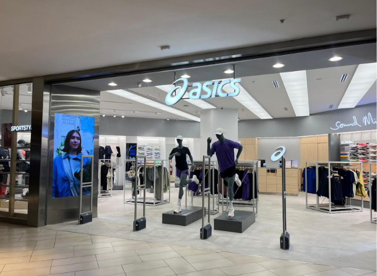 ASICS entra al fútbol en Chile con nueva línea deportiva para una de las categorías más masivas del país