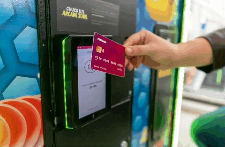 Chilenos en “modo flash»: tecnología de autoservicio reduce en un 80% los tiempos de espera