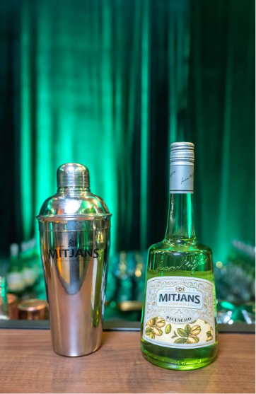 Mitjans innova en sabores y lanza su Licor de Pistacho, reforzando su liderazgo en la categoría de licores dulces