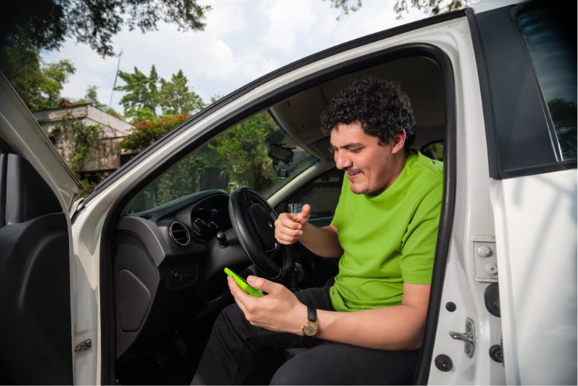 inDrive reduce a 1% la tasa de servicio en viajes dentro de Santiago