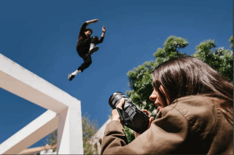 Canon presenta su nueva cámara EOS R6V, fomentando la libertad creativa de los realizadores mediante la excelencia audiovisual en movimiento.