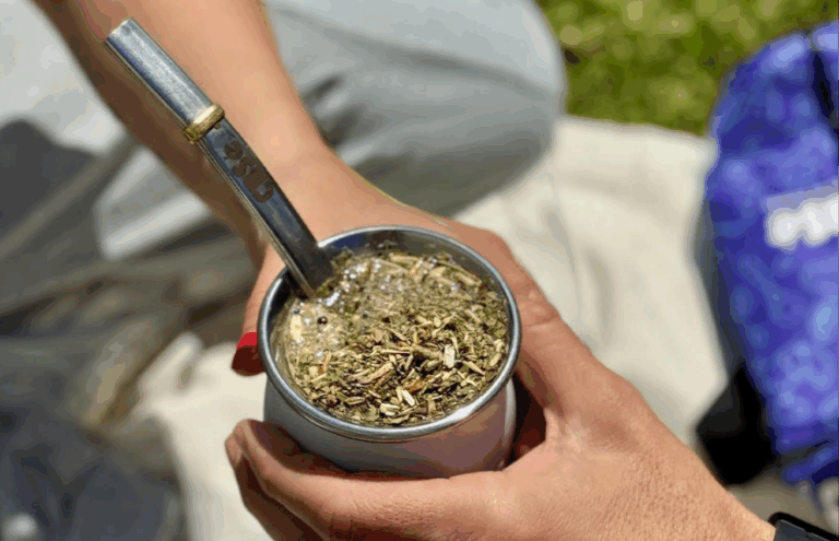 Encuentro de Dos Mundos: el mate hace el camino inverso desde América hacia Europa