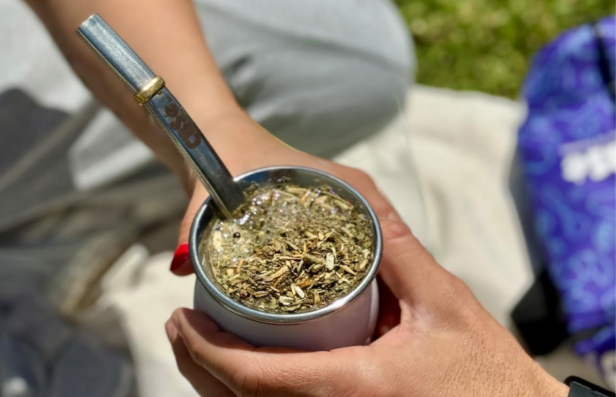 Encuentro de Dos Mundos: el mate hace el camino inverso desde América hacia Europa
