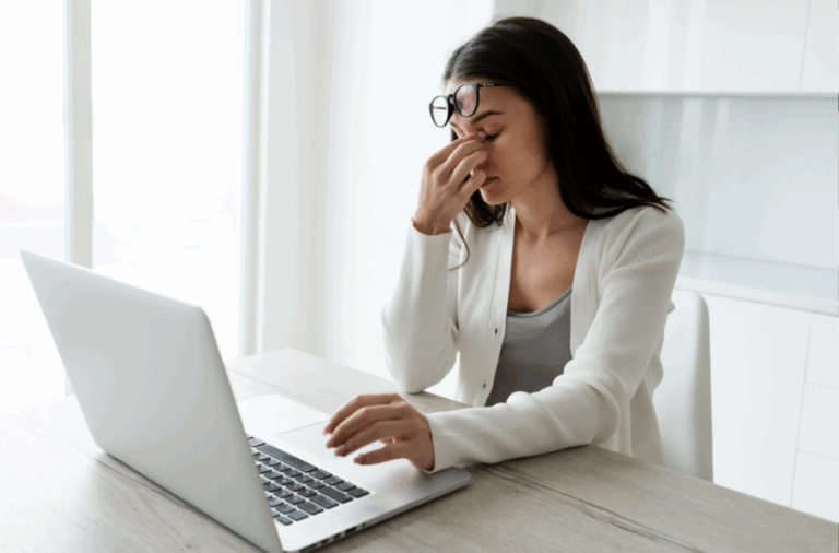 Dormir ocho horas y despertar cansado: especialista explica por qué ocurre y cuándo consultar 