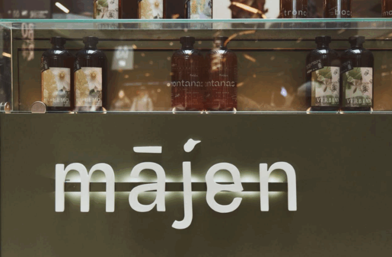 MAJEN lleva el bosque valdiviano a Costanera Center con un nuevo Beauty Bar