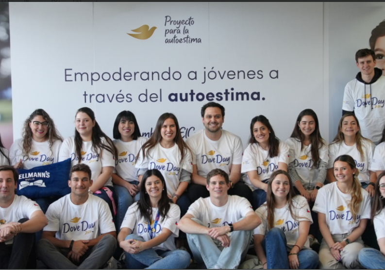 ¿Sabías que el 96% de los profesores en Chile cree que los ideales de belleza dañan la autoestima de sus estudiantes?