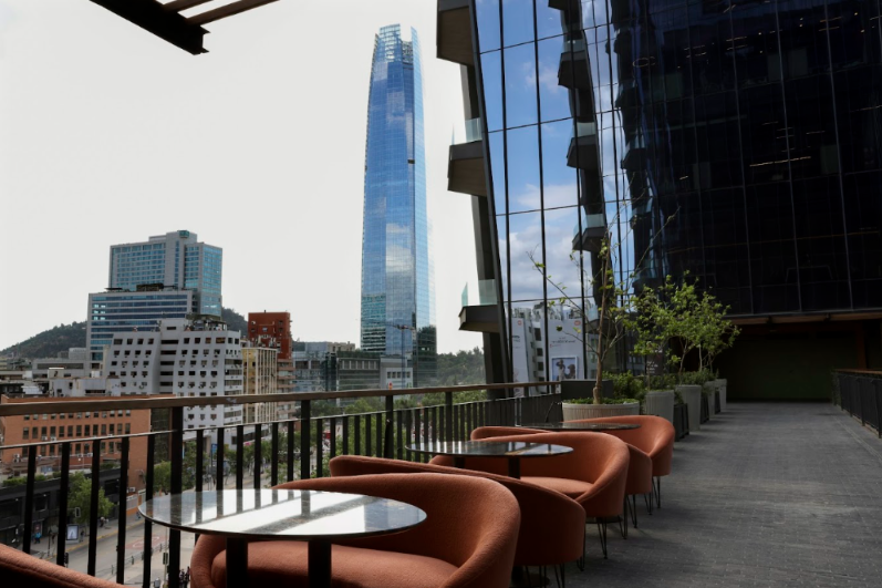 The Loft hace historia en el mundo del vino: obtiene la máxima distinción de La CAV, gana el premio Mejor Debut 2026 y recibe la visita de Ferran Adrià