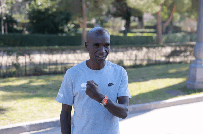 Para el más alto rendimiento: ¿Qué smartwatch usó Eliud Kipchoge para ganar la maratón de Melbourne?